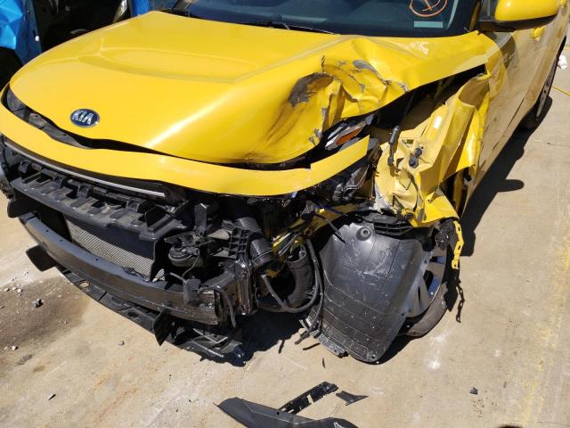 KNDJ23AU4L7097040 - 2020 KIA SOUL LX YELLOW photo 9