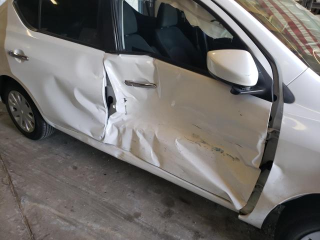 3N1CN7AP6HL843866 - 2017 NISSAN VERSA S WHITE photo 9