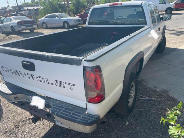 1GCHC29U85E265224 - 2005 CHEVROLET SILVERADO WHITE photo 4