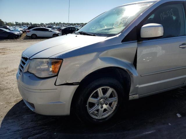 2A8HR54P78R151425 - 2008 CHRYSLER TOWN & COU SILVER photo 9