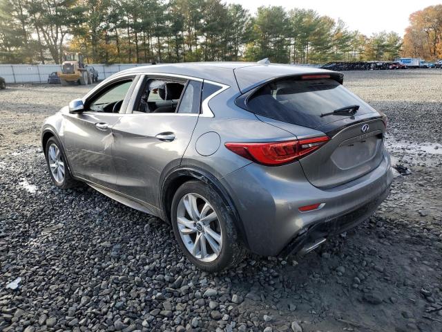 SJKCH5CP6JA056111 - 2018 INFINITI QX30 BASE GRAY photo 3