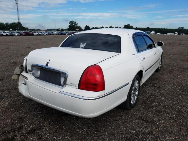 1LNHM81V86Y629849 - 2006 LINCOLN TOWN CAR S WHITE photo 4