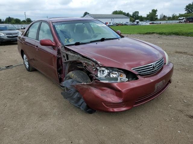 4T1BE32K05U407550 - 2005 TOYOTA CAMRY LE RED photo 1