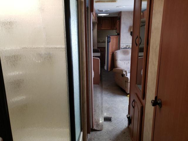 4VDT30F287M732194 - 2007 KEYSTONE MONTANA WHITE photo 9