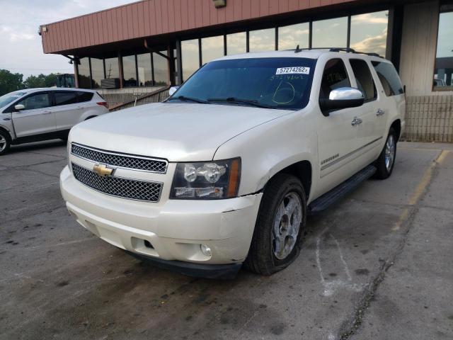 1GNUKKE30AR146607 - 2010 CHEVROLET SUBURBAN WHITE photo 2