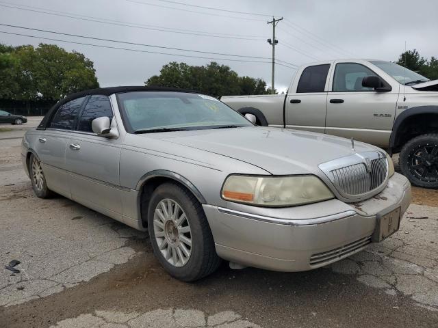 1LNHM82W43Y602781 - 2003 LINCOLN TOWN CAR S SILVER photo 1