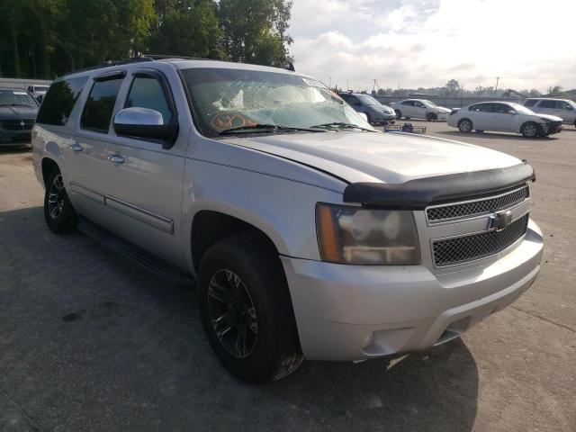 1GNSCJE05BR100339 - 2011 CHEVROLET SUBURBAN SILVER photo 1