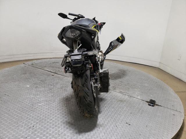 MLHPC6258N5300958 - 2022 HONDA CBR500 RA GRAY photo 4