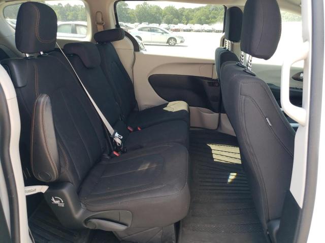 2C4RC1CG8JR322342 - 2018 CHRYSLER PACIFICA L WHITE photo 6