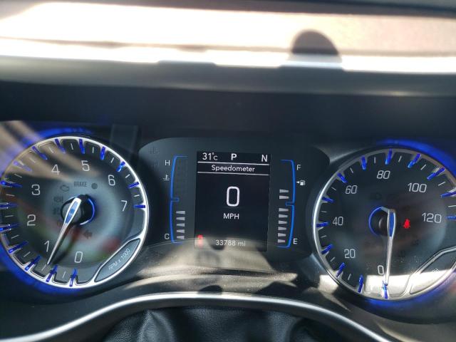 2C4RC1CG8JR322342 - 2018 CHRYSLER PACIFICA L WHITE photo 8