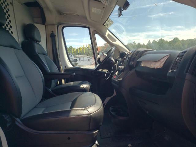 3C6TRVCG0JE107364 - 2018 RAM PROMASTER WHITE photo 5