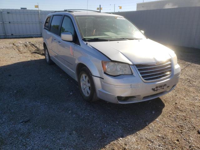 2A8HR54189R540068 - 2009 CHRYSLER TOWN & CNT SILVER photo 1