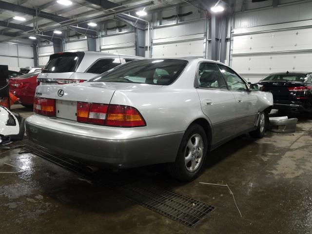 JT8BF28G7Y0259583 - 2000 LEXUS ES 300 SILVER photo 4