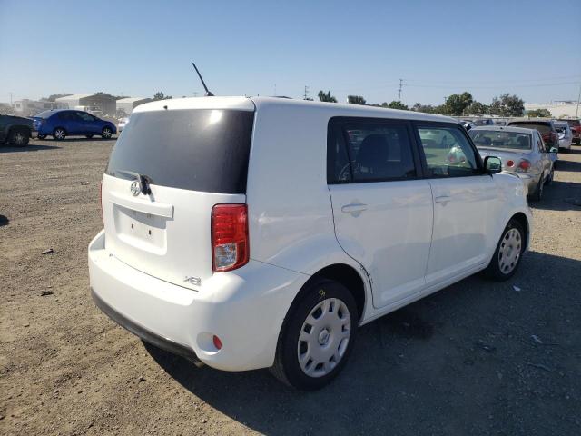 JTLZE4FE5FJ074668 - 2015 TOYOTA SCION XB WHITE photo 4
