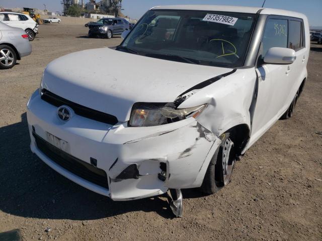 JTLZE4FE5FJ074668 - 2015 TOYOTA SCION XB WHITE photo 9