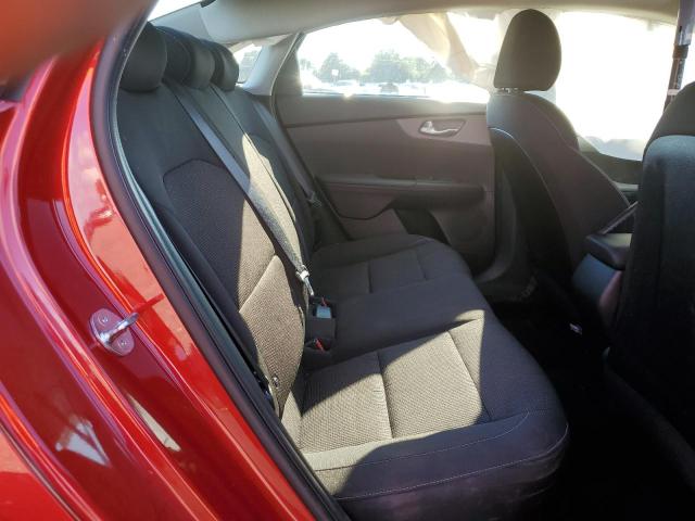 3KPF24AD5ME379894 - 2021 KIA FORTE FE RED photo 6