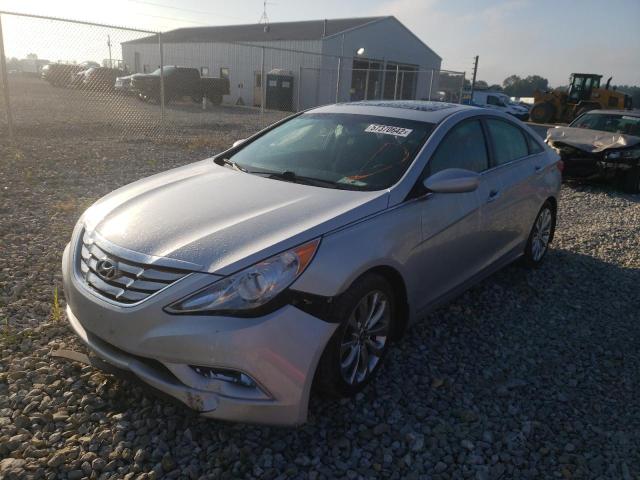 5NPEC4AC6DH785128 - 2013 HYUNDAI SONATA SE SILVER photo 2