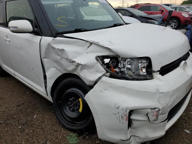 JTLZE4FEXEJ060683 - 2014 TOYOTA SCION XB WHITE photo 9