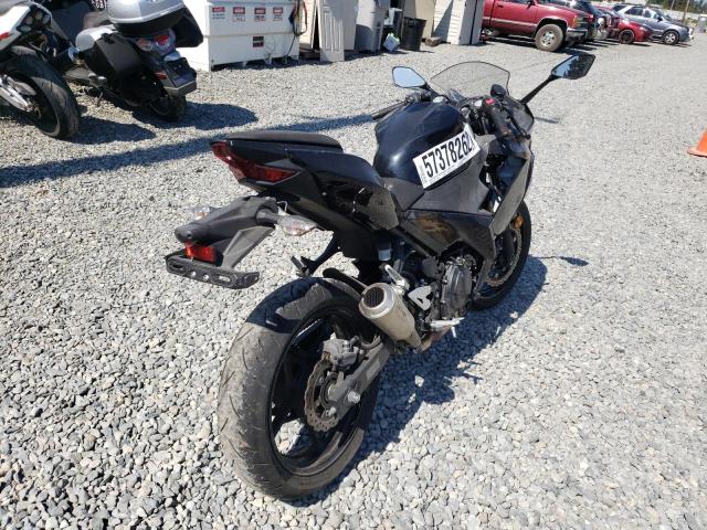 JKAEXKH19JDA10074 - 2018 KAWASAKI EX400 BLACK photo 4