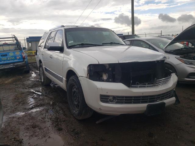 5LMJJ2J55BEJ00567 - 2011 LINCOLN NAVIGATOR 白色 照片 1