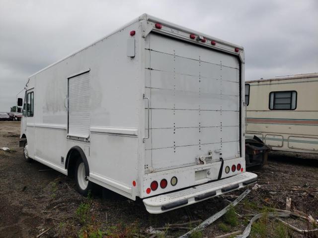 4UZA4FA48YCG94832 - 2000 FREIGHTLINER CHASSIS M WHITE photo 3