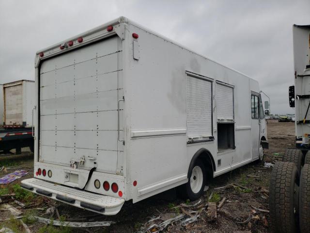 4UZA4FA48YCG94832 - 2000 FREIGHTLINER CHASSIS M WHITE photo 4