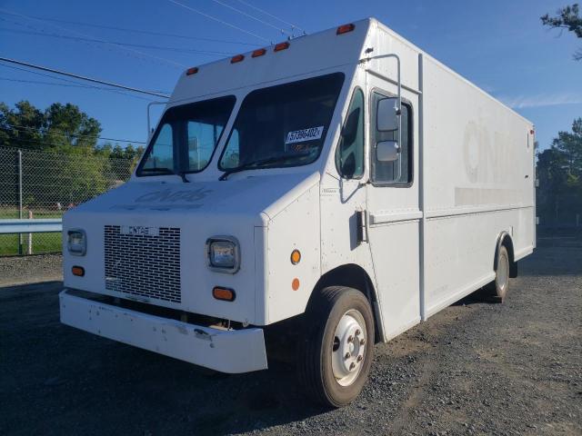 4UZA4FA47WC977636 - 1998 FREIGHTLINER CHASSIS M WHITE photo 2