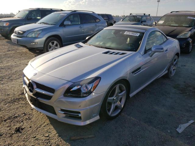 WDDPK4HA5FF100006 - 2015 MERCEDES-BENZ SLK 250 SILVER photo 2