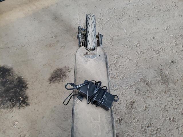 undefined - 2000 YALE E-SCOOTER BLACK photo 6