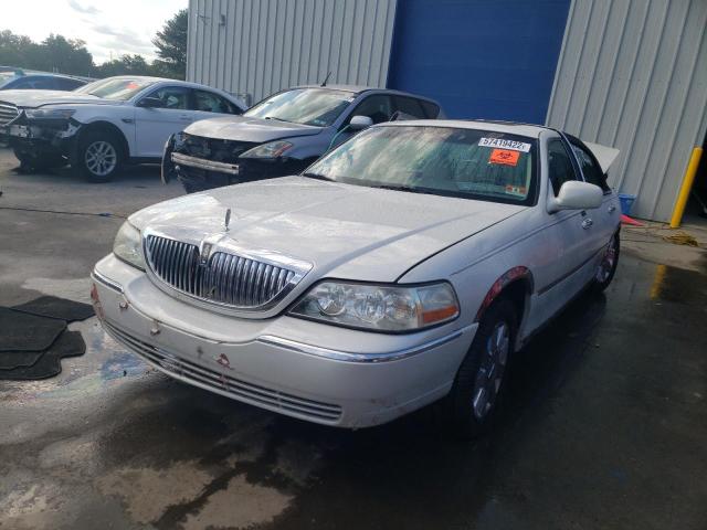 1LNHM82W45Y649683 - 2005 LINCOLN TOWN CAR S WHITE photo 2