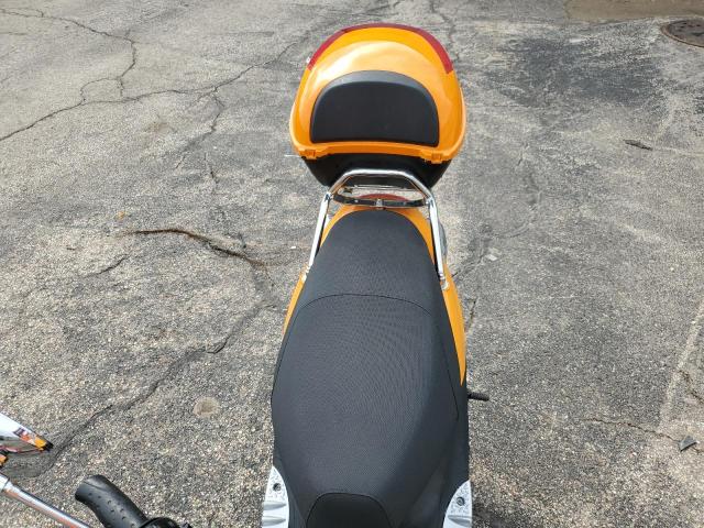 RFVPAC207K1019688 - 2019 GENUINE SCOOTER CO. BUDDY 125 ORANGE photo 6