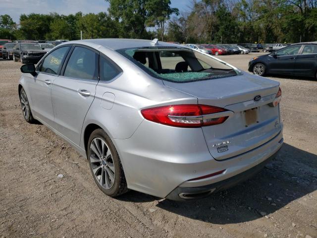 3FA6P0T9XKR254078 - 2019 FORD FUSION SE SILVER photo 3