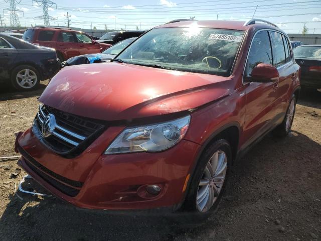 WVGBV7AX7AW003762 - 2010 VOLKSWAGEN TIGUAN SE RED photo 2