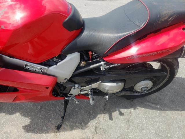 JH2RC46454M600244 - 2004 HONDA VFR800 A RED photo 7