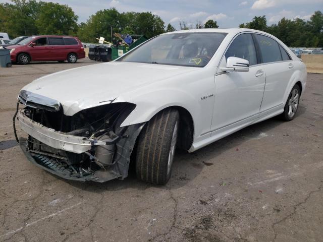 WDDNG8GBXAA304820 - 2010 MERCEDES-BENZ S550 WHITE photo 2