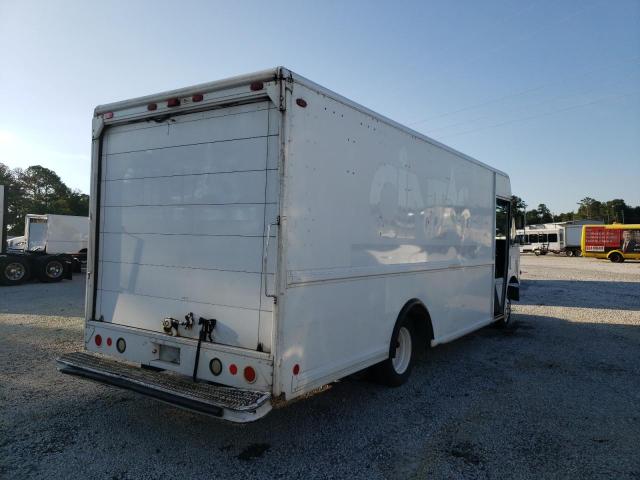 4UZAANBW66CW31161 - 2006 FREIGHTLINER CHASSIS M WHITE photo 4
