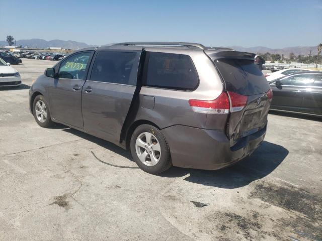 5TDKK3DC8DS329783 - 2013 TOYOTA SIENNA LE GRAY photo 3