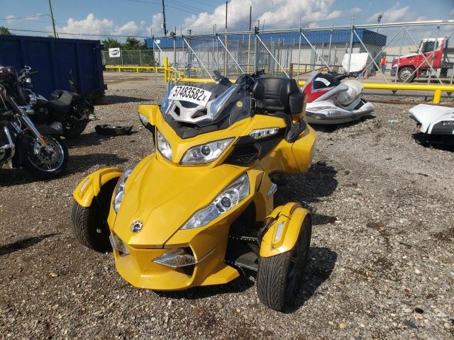 2BXNBBC15DV000160 - 2013 CAN-AM SPYDER ROA YELLOW photo 2