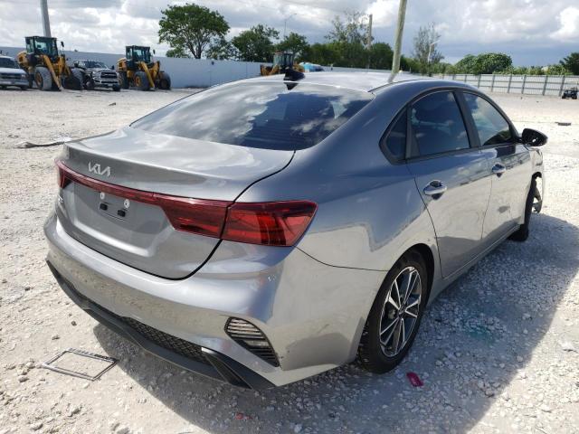 3KPF24AD2NE456531 - 2022 KIA FORTE FE GRAY photo 4