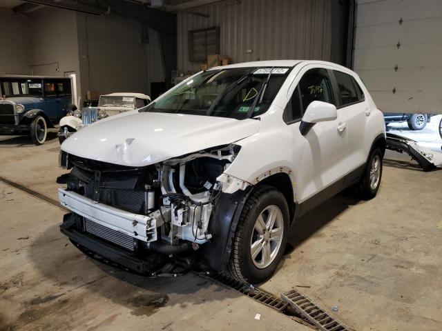 KL7CJNSB6JB713879 - 2018 CHEVROLET TRAX LS WHITE photo 2