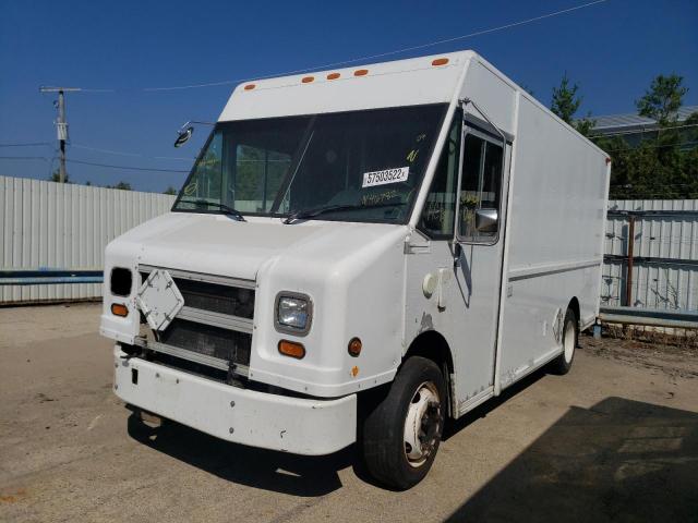 4UZAANBW04CN46782 - 2004 FREIGHTLINER CHASSIS M WHITE photo 2