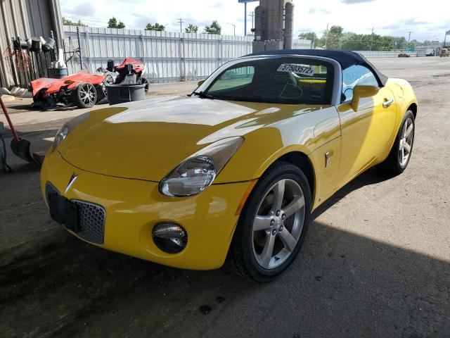 1G2MC35B28Y127001 - 2008 PONTIAC SOLSTICE YELLOW photo 2