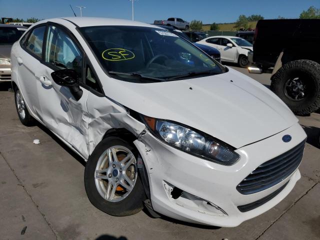 3FADP4BJXHM118856 - 2017 FORD FIESTA SE WHITE photo 1