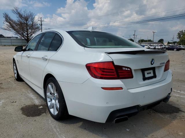 WBAFU9C55BC786399 - 2011 BMW 550 XI WHITE photo 3