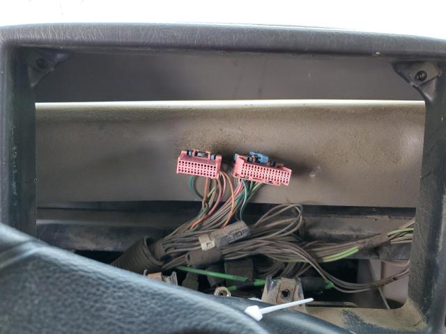 4UZAAWDC56CV28449 - 2006 FREIGHTLINER CHASSIS FS YELLOW photo 8