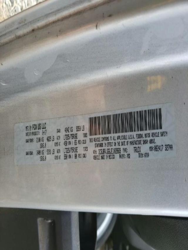 3C6URVJG6JE102869 - 2018 RAM PROMASTER 银色 照片 10