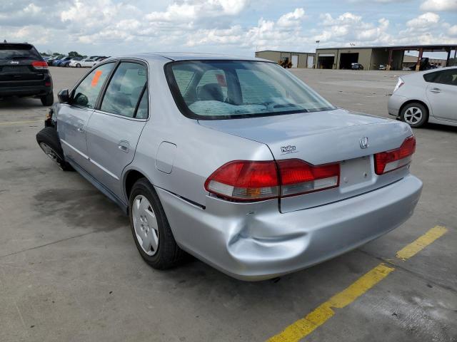 1HGCG16422A059137 - 2002 HONDA ACCORD LX SILVER photo 3