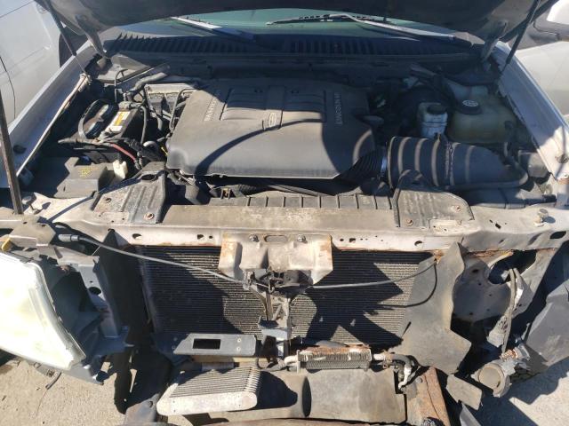 5LMFU28R74LJ03989 - 2004 LINCOLN NAVIGATOR 银色 照片 7