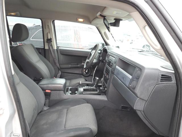 1J4RH4GK2AC118270 - 2010 JEEP COMMANDER 银色 照片 5
