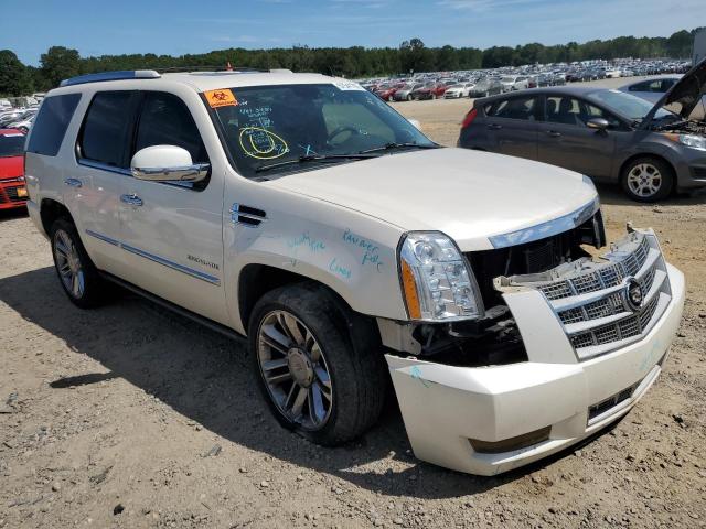 1GYS3DEF1CR286651 - 2012 CADILLAC ESCALADE P WHITE photo 1